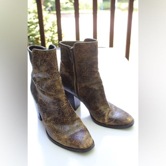 Donald J. Pliner boots - Picture 3 of 14